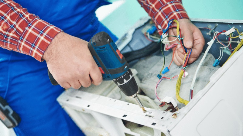 Gördes Uğur Uğur çamaşır makinesi kart tamiri – Su almama arızası orijinal parça ile giderildi. - Teknik servis örneği